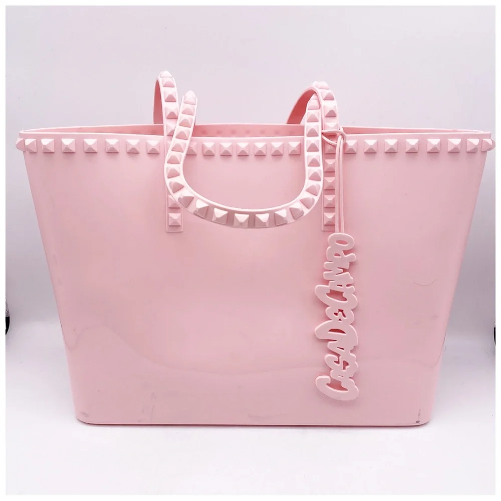 Carmen Sol stylish pink